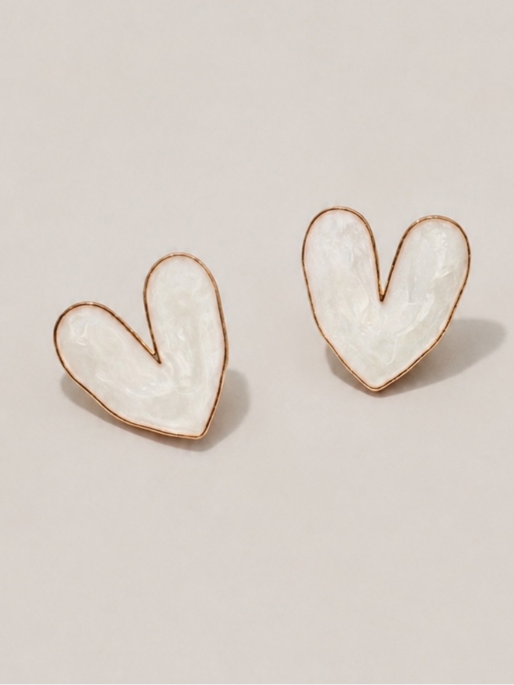 New! Blanco White Heart Post Earrings NWOT